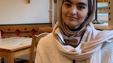 Noël, Nouvel An… et moi et moi et moi (1/3): rencontre avec une jeune musulmane
