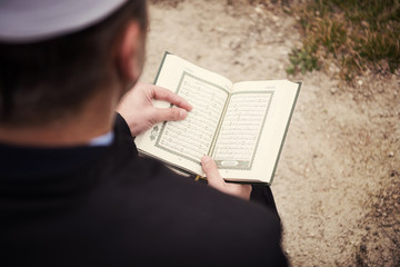 Schweizer Imame predigen immer mehr in einer Landessprache